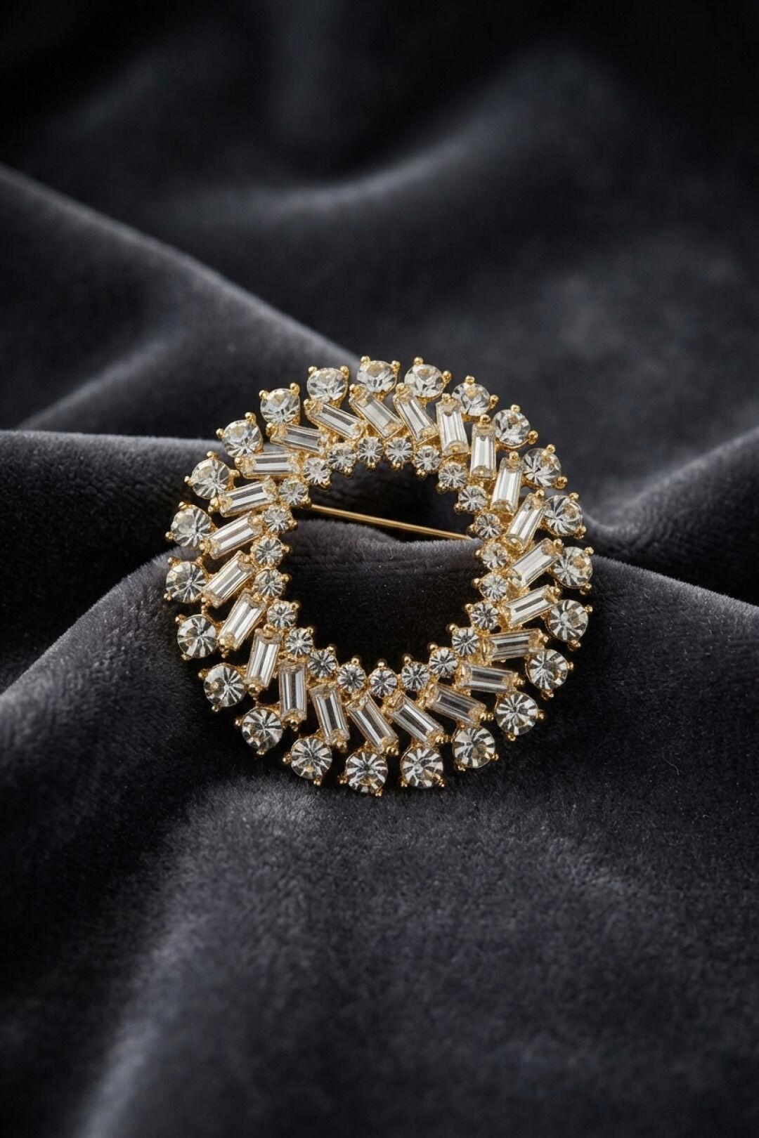 Gold Renk Zirkon Taşlı Halka Model Broş