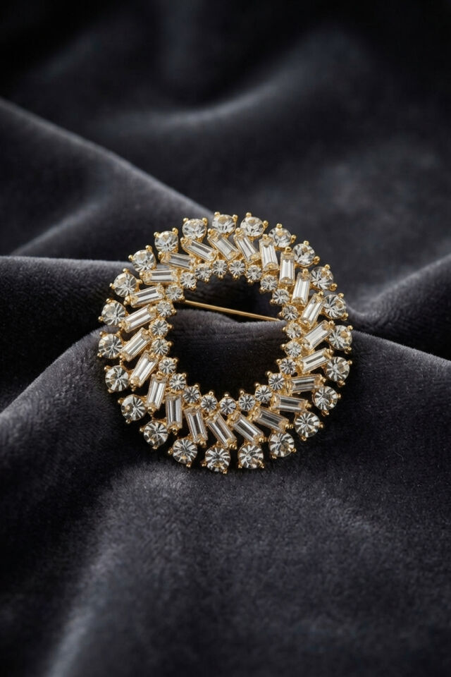 Gold Renk Zirkon Taşlı Halka Model Broş