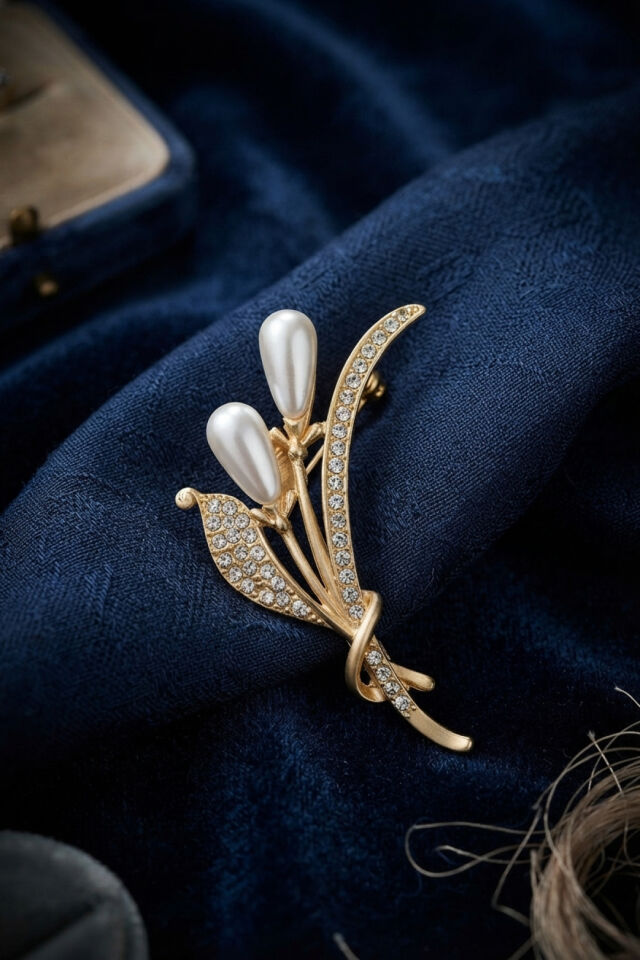 Gold Renk İncili Model Zirkon Taşlı Broş