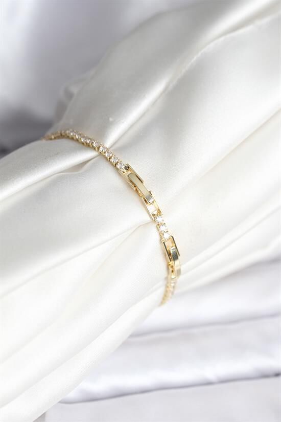 Yıldız Model Zirkon Taşlı Gold Renk Pirinç Su Yolu Kadın Bileklik
