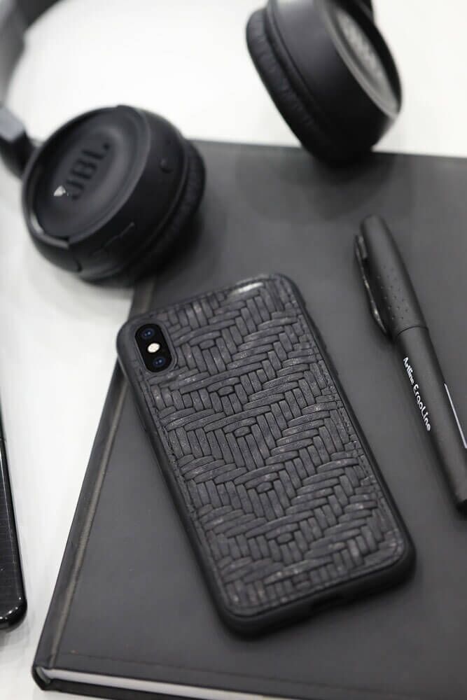 Guard Örgü Baskılı Siyah Deri iPhone X / XS Kılıfı