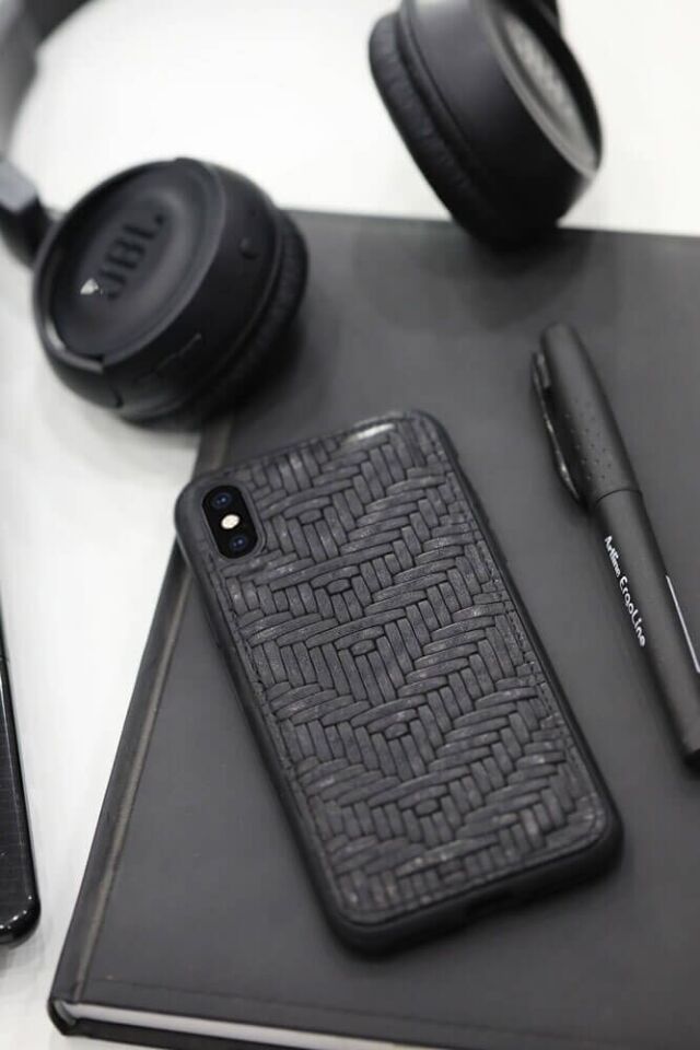 Guard Örgü Baskılı Siyah Deri iPhone X / XS Kılıfı