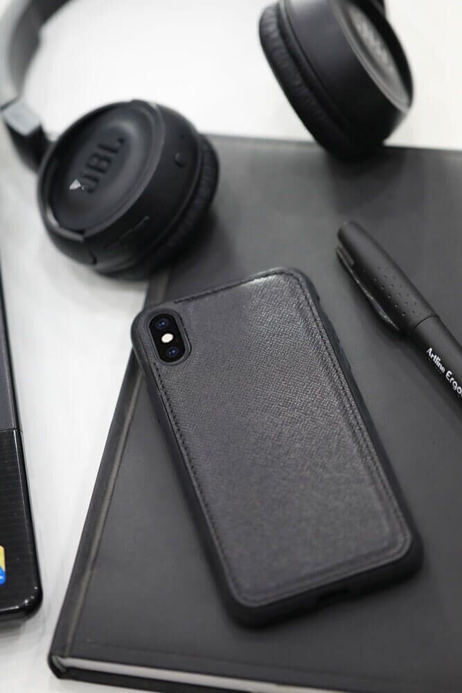 Guard Siyah Saffiano Deri iPhone X / XS Kılıfı