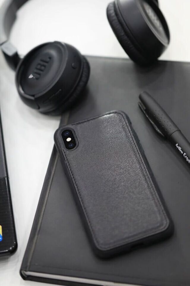 Guard Siyah Saffiano Deri iPhone X / XS Kılıfı