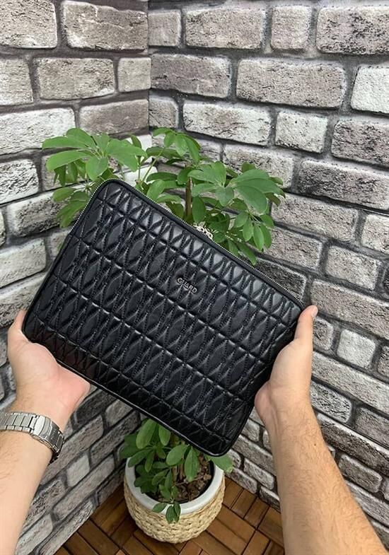 Guard Nakış Desenli Siyah Clutch Çanta