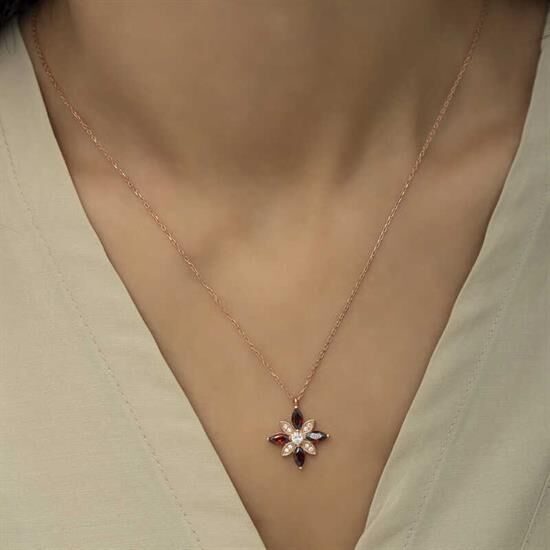 Gümüş Rose Kırmızı Taşlı Umut Çiçeği Kolye