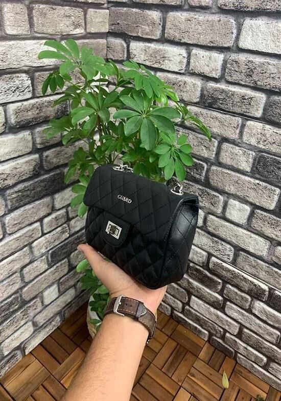 Guard Siyah Capitone Baskılı Zincirli Deri Kadın Kol Çantası