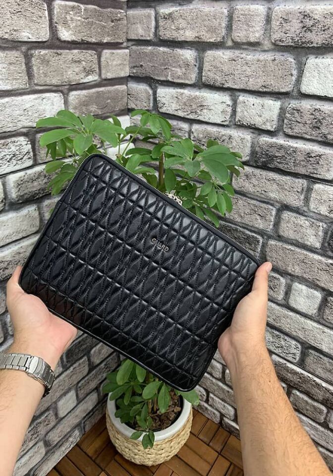 Guard Nakış Desenli Siyah Clutch Çanta