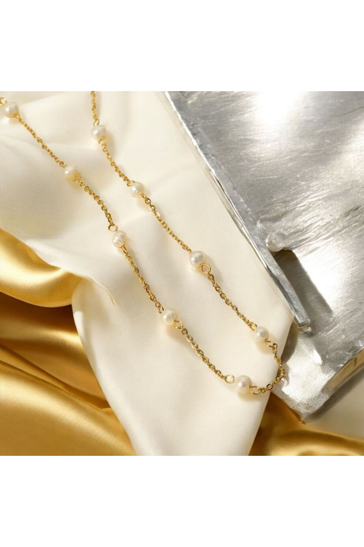 Kadın Genç Gold Renkİnci Sıralı Kolye Küpe ve Bileklik Set