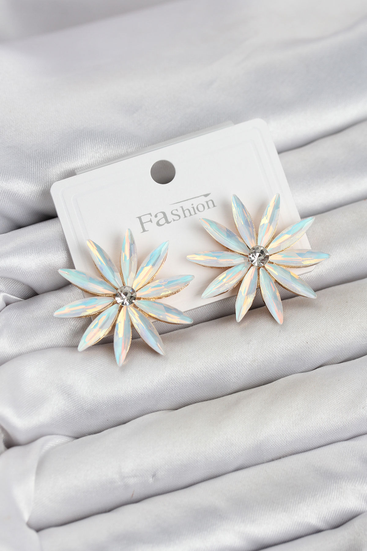 Beyaz Renk Kristal Taşlı Lotus Model Kadın Küpe